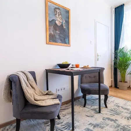 Central Studio Apartment Διαμέρισμα Székesfehérvár